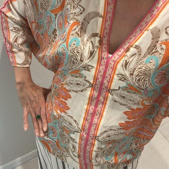 ROSE AND OLIVE Elegant paisley and flower printed Bell Sleeves blouse - Picture 4 of 11